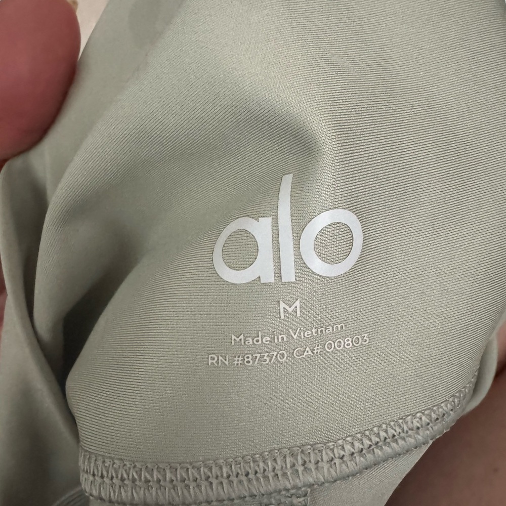Alo Yoga Leggings in Light sage